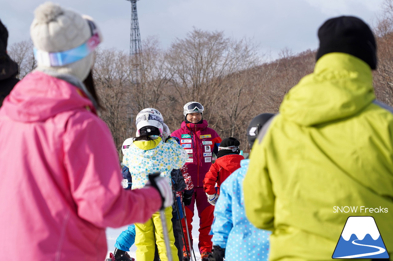 楽しく滑った後は、美味しい釜飯に舌鼓♪ めもるホールディングス presents プロスキーヤー・井山敬介さんと行く『雪育ツアー』2020 in 恵庭